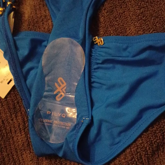 PILYQ BIKINI BOTTOM 👙 - Picture 4 of 8